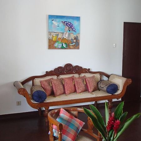 Blue Seas Guest House Dehiwala-Mount Lavinia Exterior foto