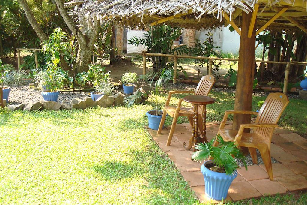 Blue Seas Guest House Dehiwala-Mount Lavinia Exterior foto